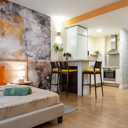 Apartment Holidays & Budapest