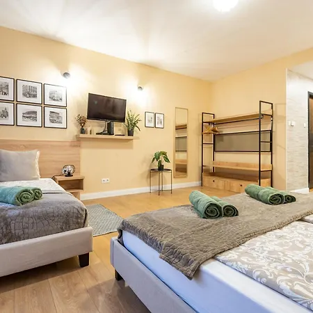 Apartment Holidays & *