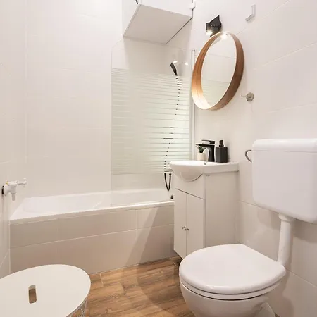 Apartment D68 - Downtown Cozy - Location By Bqa