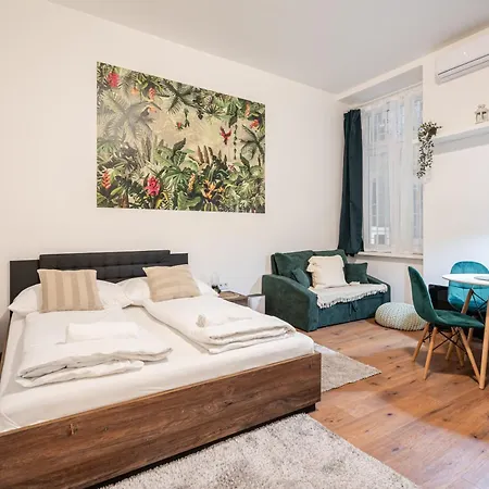 Apartmán D68 - Downtown Cozy - Location By Bqa