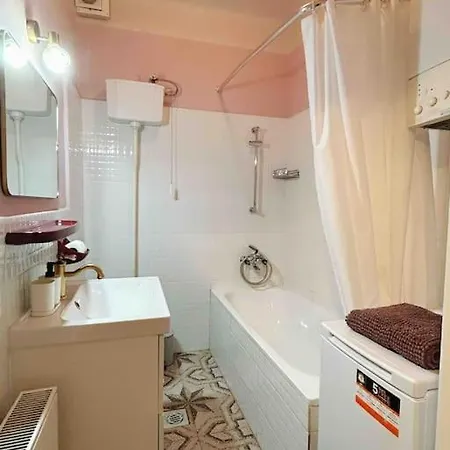 Apartment Stray Birds Fashion With 2ppl/wifi/ac