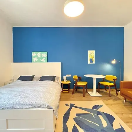 Apartment Stray Birds Fashion With 2ppl/wifi/ac