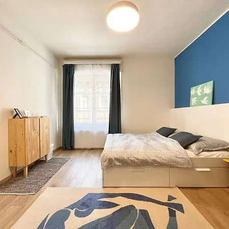 Stray Birds Fashion With 2ppl/wifi/ac Apartment *