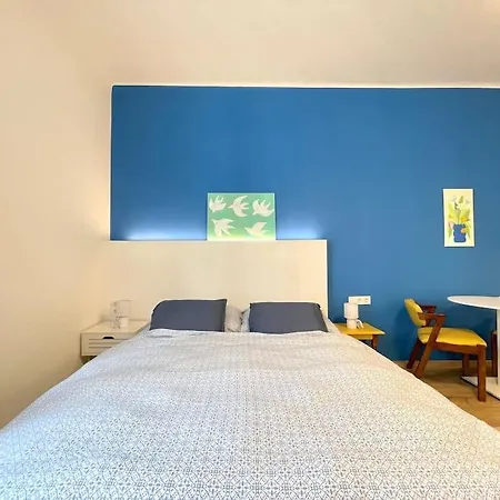 Apartment Stray Birds Fashion With 2ppl/wifi/ac Budapest