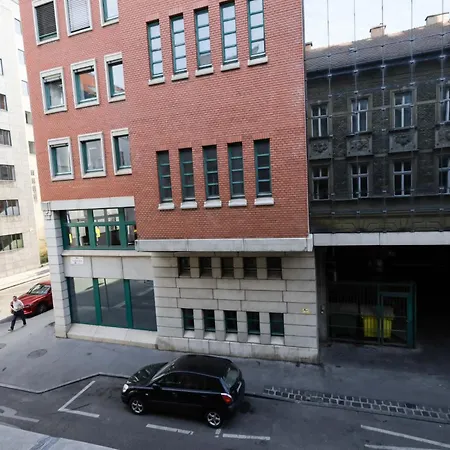 Apartman Pest-port 4 For 16 Person