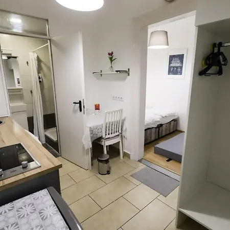 Pest-port Private Room-6 Apartment Budapest