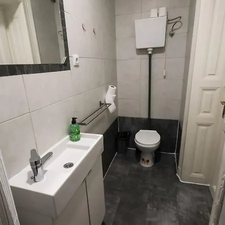 Pest-port Private Room-5 Apartment *