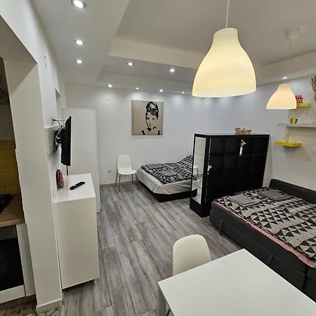 Unique Offer, Two In One! 2 Studio Egyuett Apartment *