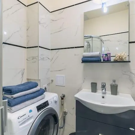 Apartment Castle Charm Apartment/ Ac *
