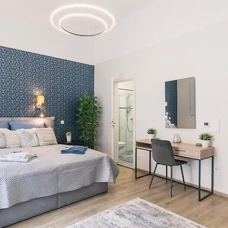 Apartment Castle Charm Apartment/ Ac *