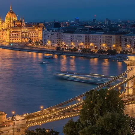 Riverside Luxury Panorama - Smarttv, Fastwifi Budapest