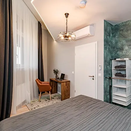 Luxury Tropical At Apartment Budapest