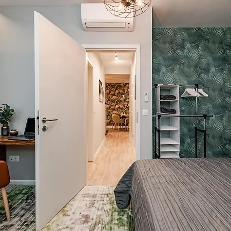 Luxury Tropical At Budapest