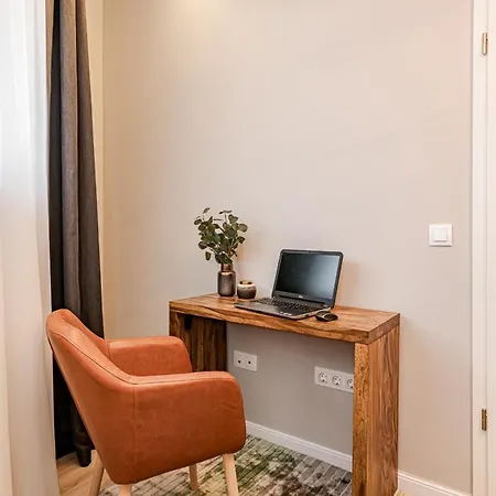 Apartment Luxury Tropical At *