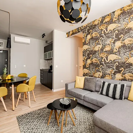 Luxury Tropical At Apartment