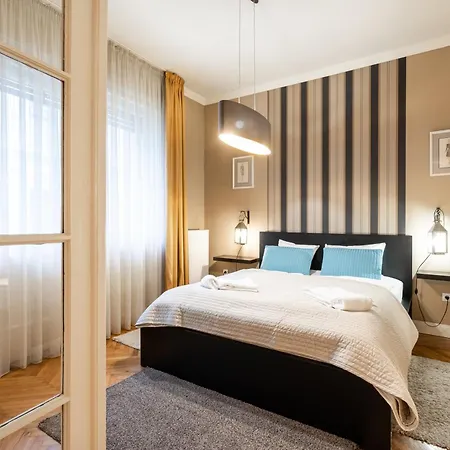 Paulay Deluxe 2 Budapest