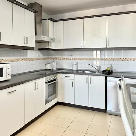 Premium By Hi5- Cp With Free Parking Apartment
