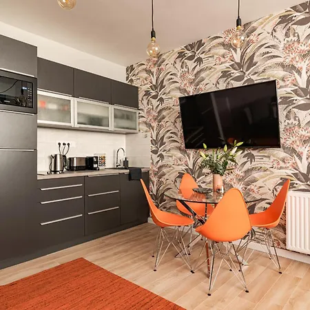 Luxury Tropical At Budapest