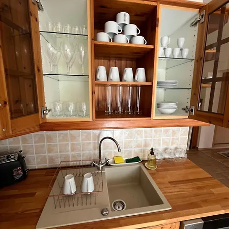 Kiraly Csaladi Apartman- Royal Family #freegarage Apartment Budapest