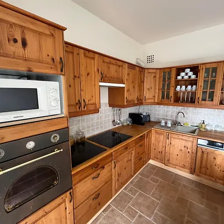 Kiraly Csaladi Apartman- Royal Family #freegarage Apartment Budapest