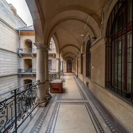 Downtown Delight - Erzsebet Blvd - 13 Ppl Apartment Budapest