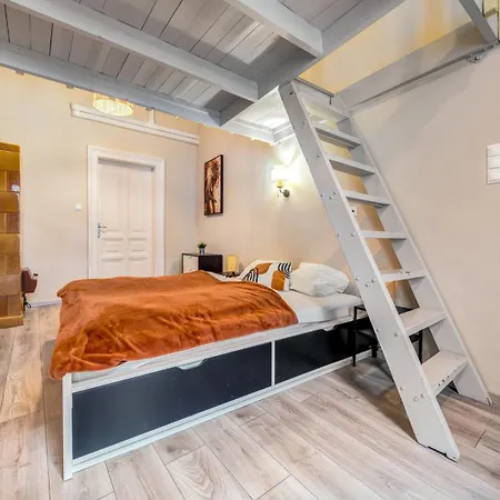 Downtown Delight - Erzsebet Blvd - 13 Ppl Budapest