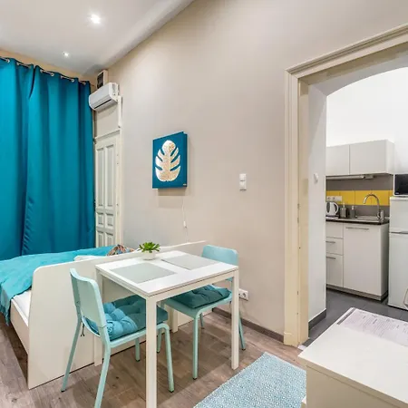 Cosy Corner - Erzsebet Blvd Apartment Budapest