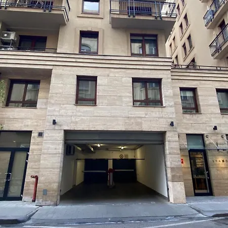 Peony Szekely Mihaly - Free Garage Apartment