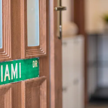 Apartment Miami Vice With Balcony *