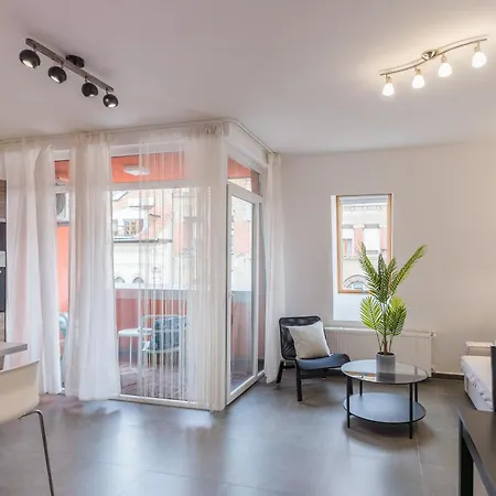 Miami Vice With Balcony Apartment Budapest
