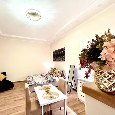 Gold Apartment