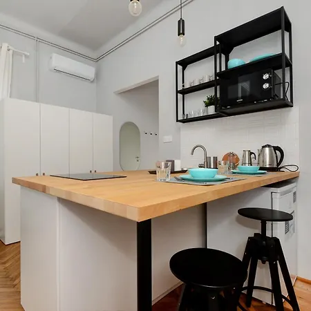 Apartmán Monochrome Chic R613