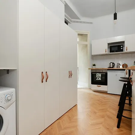 Apartmán Monochrome Chic R613
