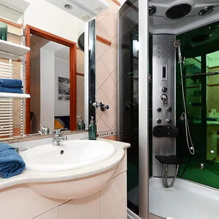 Luxury R161 * Budapest