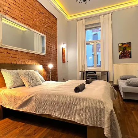 Apartment V6 By Small *