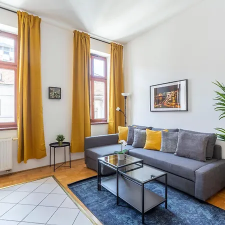 Global Living - Downtown Cozy In The Gozsdu Garden * Budapest