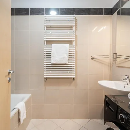 Apartment D16 - Gozsdu Garden - Location By Bqa Budapest