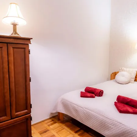 Charles Apartment *