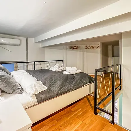 Global Living - Dazzling Dob Dwelling Apartment *