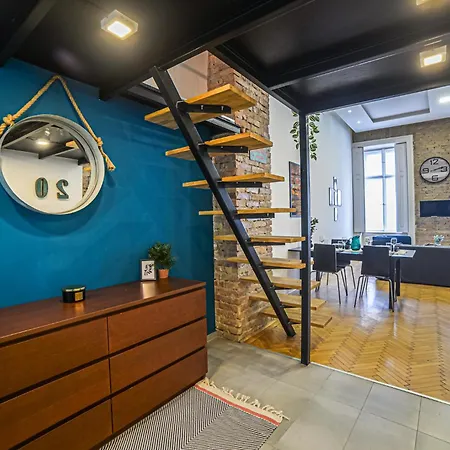 Global Living - Dazzling Dob Dwelling