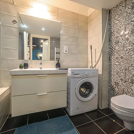 Apartment Global Living - Dazzling Dob Dwelling