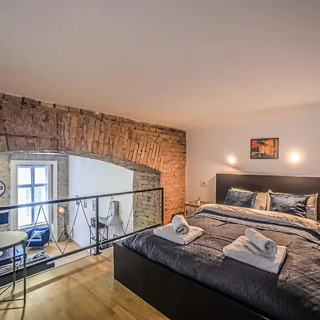 Global Living - Dazzling Dob Dwelling Apartment