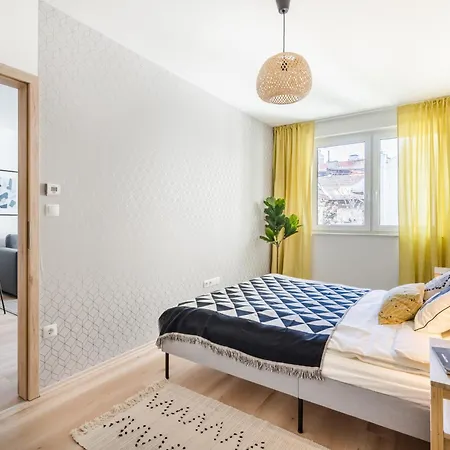 Cosy Tolnai * Budapest