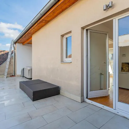 Apartment Modern Penthouse Private Terrace Jacuzzi Budapest