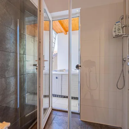 Modern Penthouse Private Terrace Jacuzzi Apartment Budapest