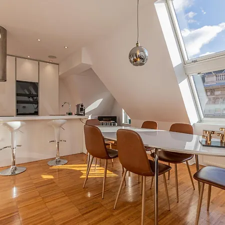 Apartment Modern Penthouse Private Terrace Jacuzzi Budapest