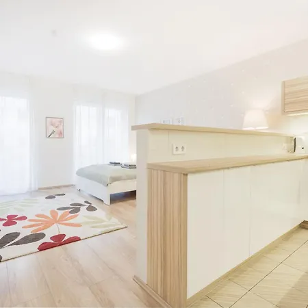The Chic Crib With Balcony Apartamento Budapest