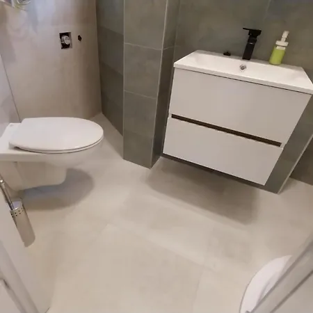 Apartment Szekely Near Deak Ferenc Square With Free Parking In Garage