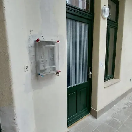 Apartment Szekely Near Deak Ferenc Square With Free Parking In Garage