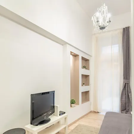 Apartment And Cute With 3 And Ac *